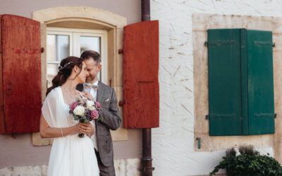 Un mariage laïque au Pont-de-Thielle