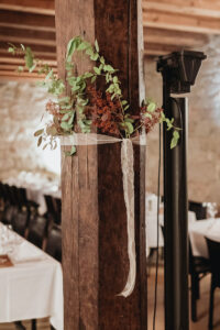 Les décorations de la salle du banquet