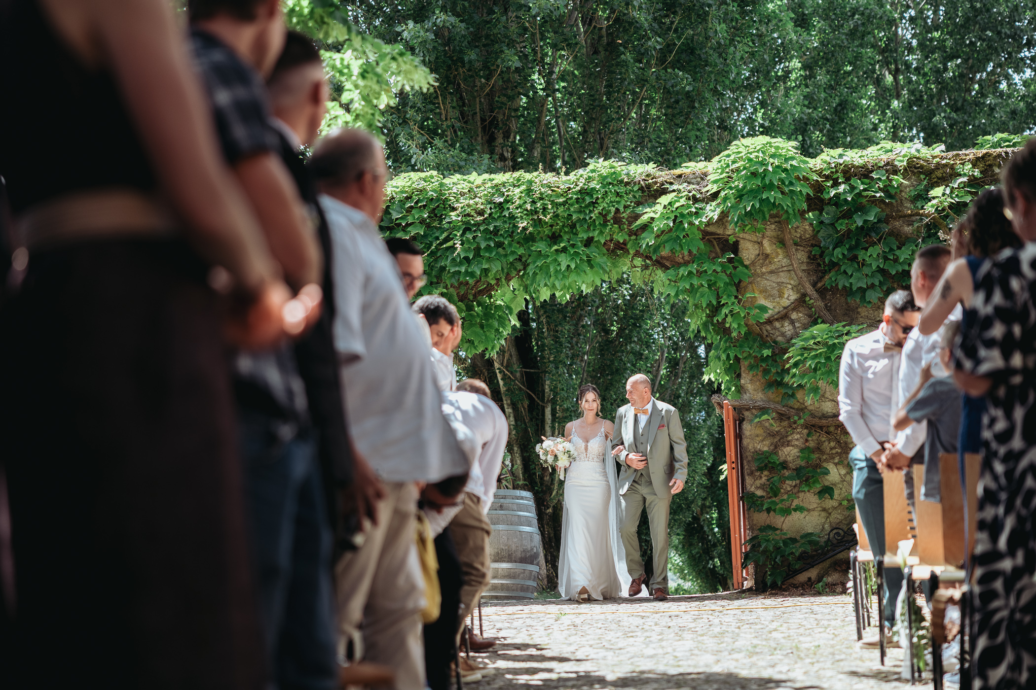 Entrée du marié à l'abbaye de Bevaix