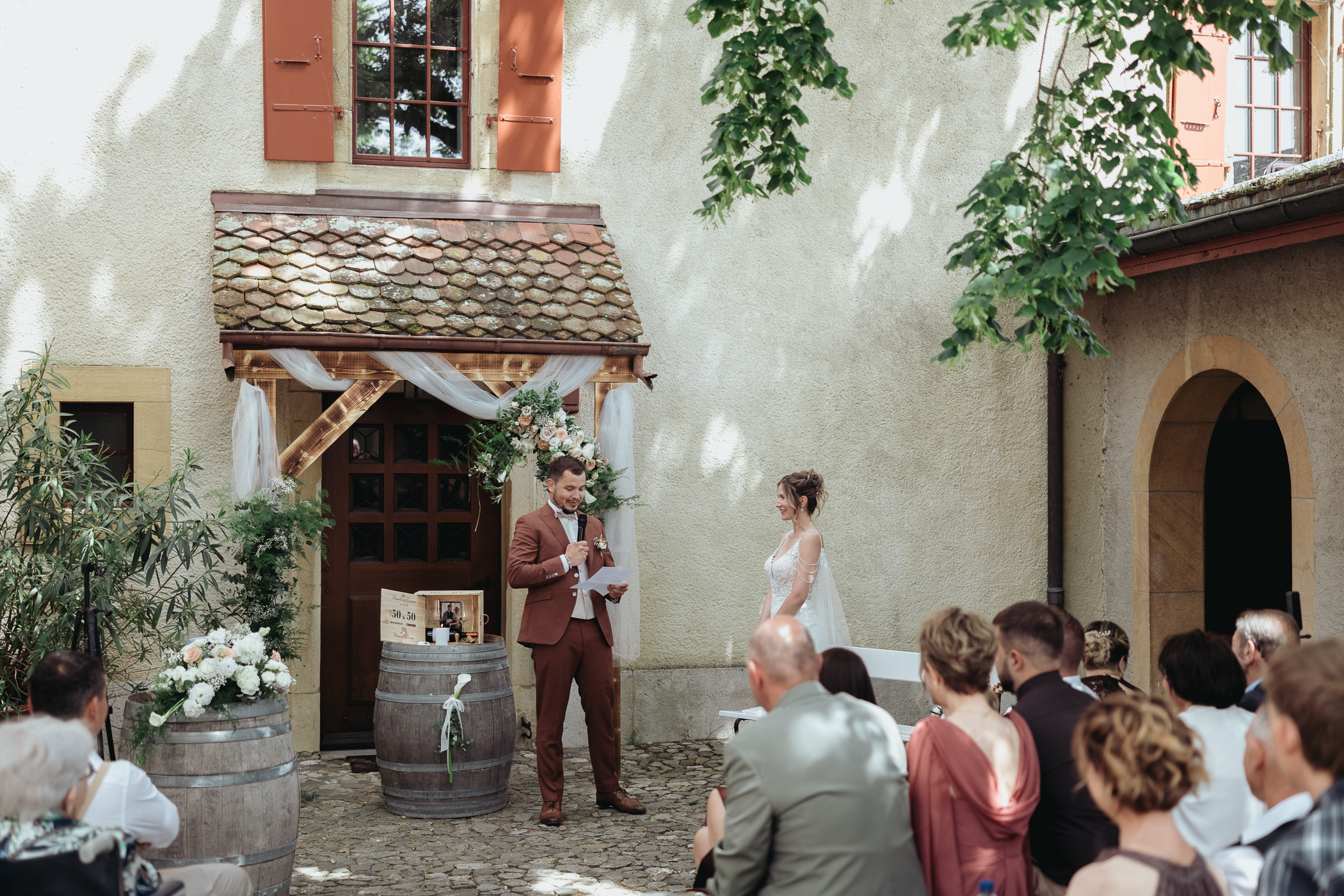 Mariage dans la cour de l'Abbaye
